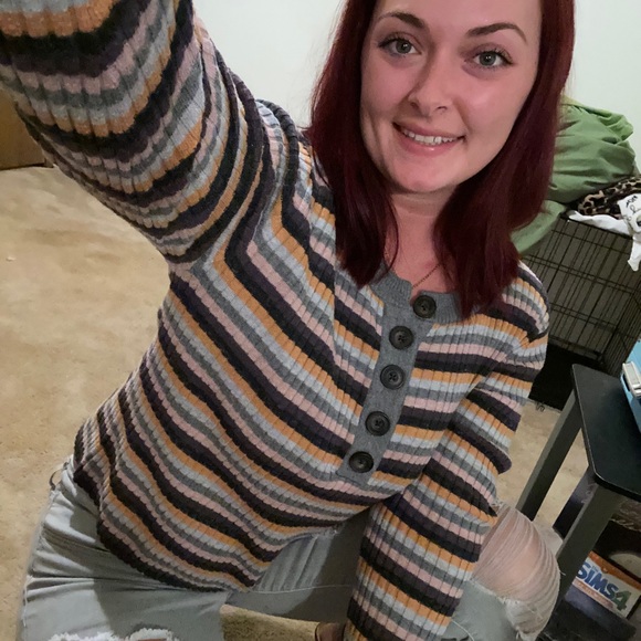 Profile Picture of Tabitha Spencer (@tabithaspenc443) on Poshmark