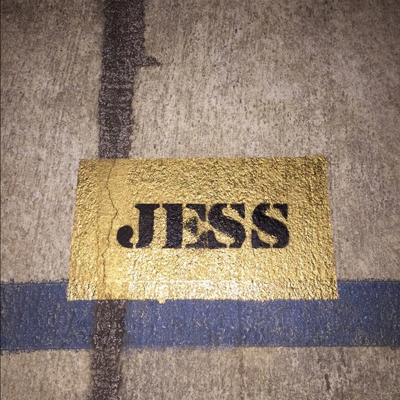 Profile Picture of Jessica Noll (@jessnoll34) on Poshmark