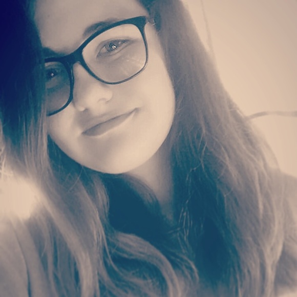 Profile Picture of Claire Dachelet (@clairejd) on Poshmark