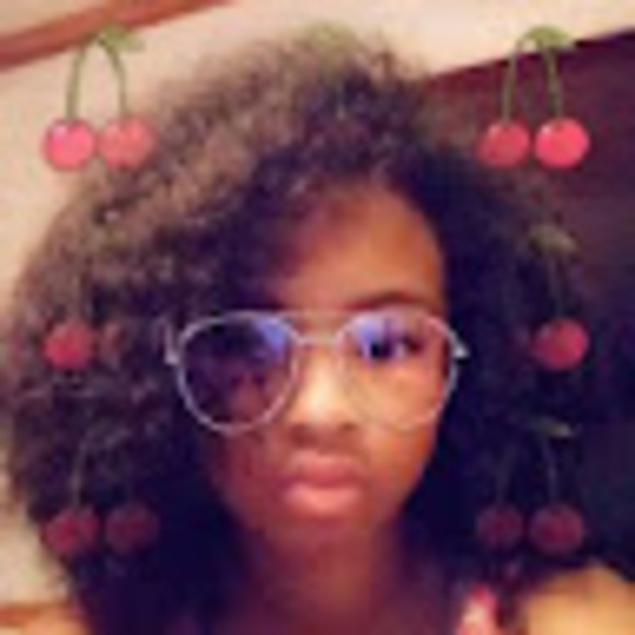 Profile Picture of Desiree Watson (@desiw61104) on Poshmark