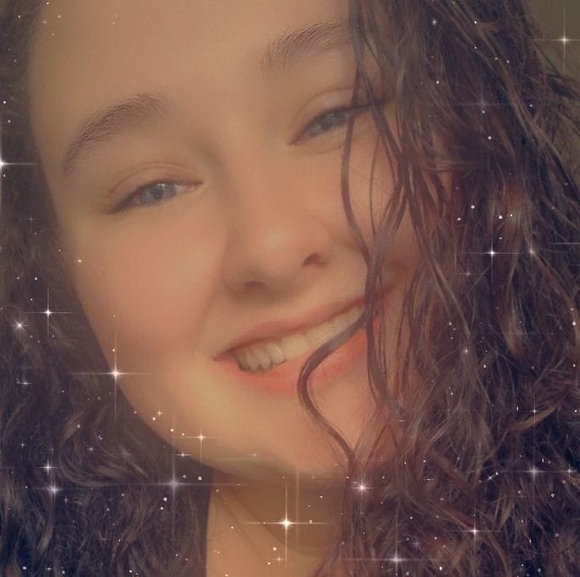 Profile Picture of Cheyenne Winburn (@meepmeep921) on Poshmark