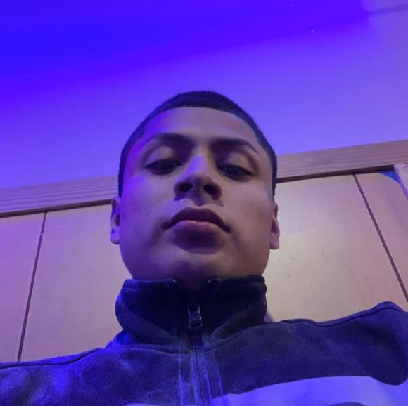 Profile Picture of Quito Gss (@quitogss) on Poshmark