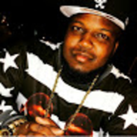 Profile Picture of Perry P (@flyboy148) on Poshmark