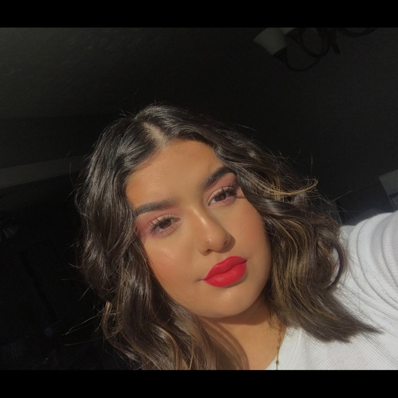 Profile Picture of Sedra Lababidi (@sedra19) on Poshmark