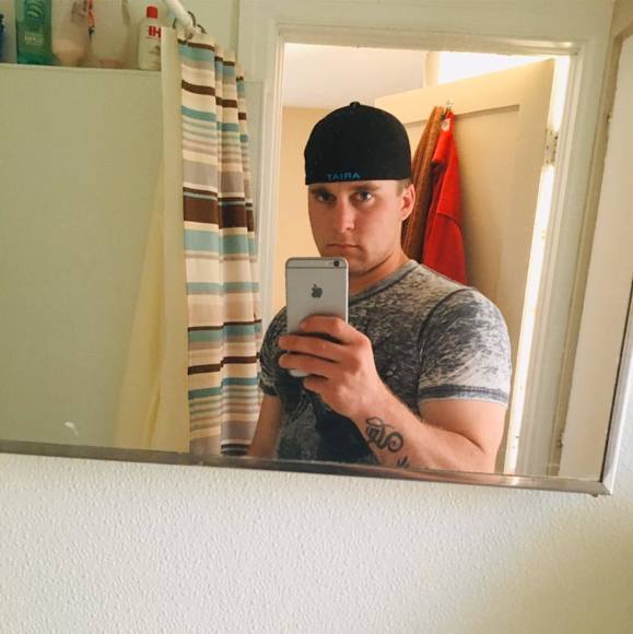 Profile Picture of Dillon Neal (@dillonneal590) on Poshmark