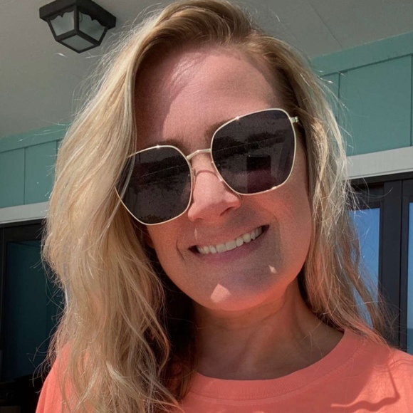 Profile Picture of Jodi Spellious (@jspell924) on Poshmark