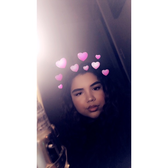 Profile Picture of Elisa Necochea (@iceyy_lisaa) on Poshmark