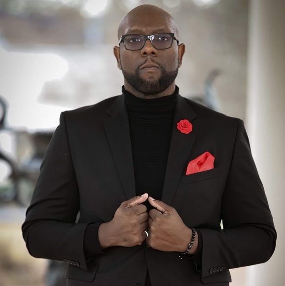 Profile Picture of Steven Martin (@iamezemadu) on Poshmark