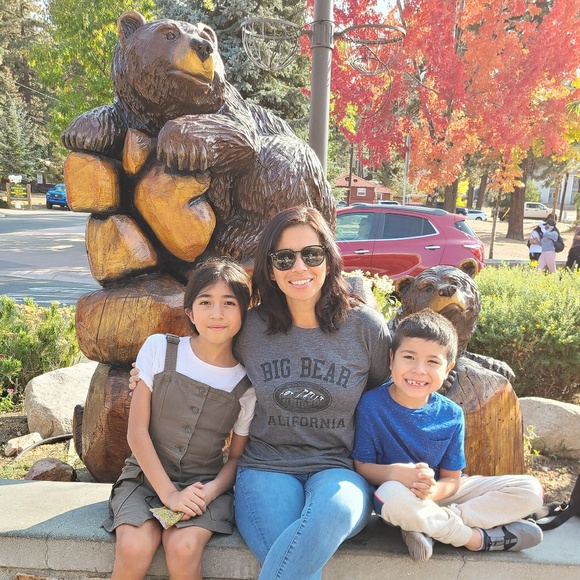 Profile Picture of Maricela Handall (@marihandall) on Poshmark