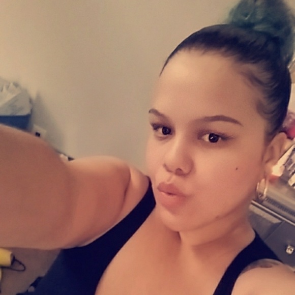 Profile Picture of Igmary Perez (@iperg) on Poshmark