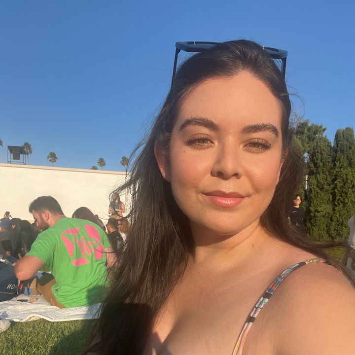 Profile Picture of Josephine (@josephines_library) on Tiktok