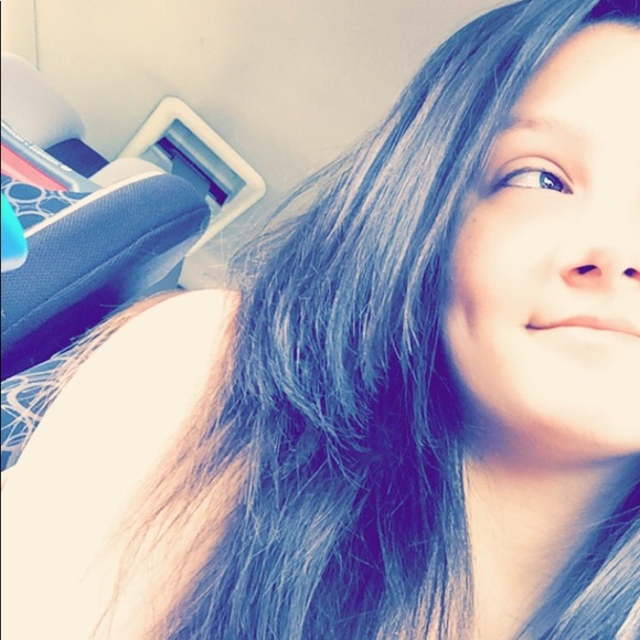 Profile Picture of Madison Hopper (@fxmous_madison4) on Poshmark