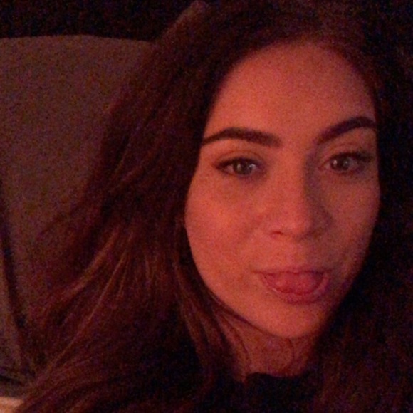 Profile Picture of Kelsey Stacks (@kelseystacks) on Poshmark