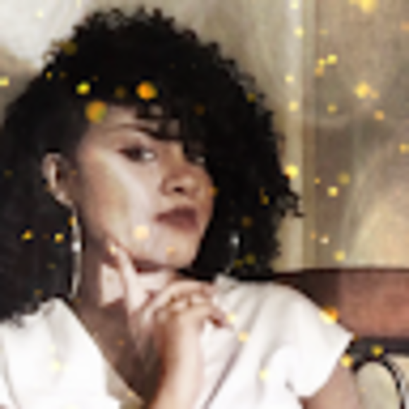 Profile Picture of Jacky Jones (@jaclyn33z) on Poshmark