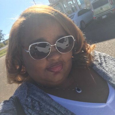 Profile Picture of Hope Roberts (@ReddHott27) on Twitter