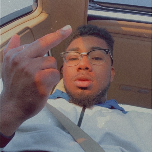 Profile Picture of Kevin Herring (@kevin_herring) on Poshmark
