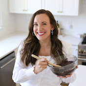 Profile Picture of Erin Collins (@meaningfuleats) on Youtube