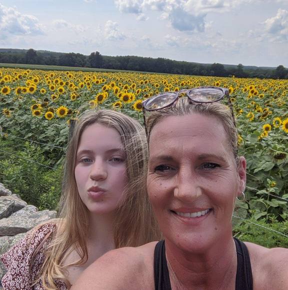 Profile Picture of Dawn Zaleski-ingelsby (@dawnmarieingels) on Poshmark