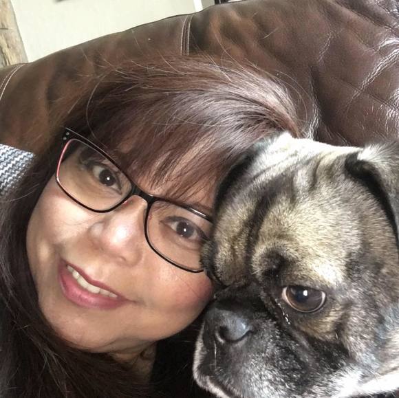 Profile Picture of Luz Mclaughin (@loyhere) on Poshmark