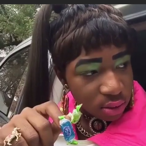 Loviza Chohan - Poshmark Profile Picture of Loviza Chohan (@lovizac) on Poshmark