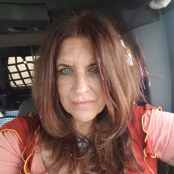 Profile Picture of Maryanne Dobrilla (@maryanne904) on Poshmark