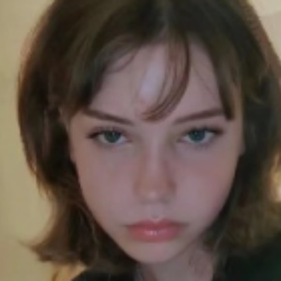 Profile Picture of Aloise John (@picjpcn51) on Poshmark