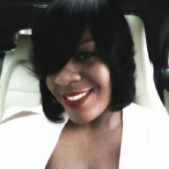 Profile Picture of Rashonda Wisner (@mrswisner) on Poshmark