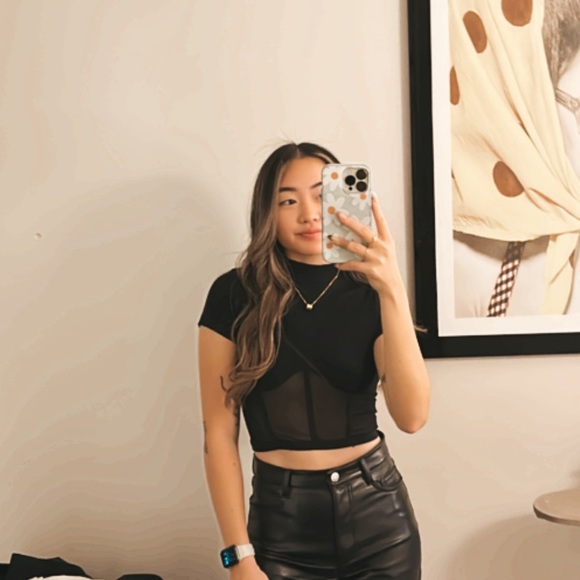 Profile Picture of Nana Iwasaki (@nanai815) on Poshmark