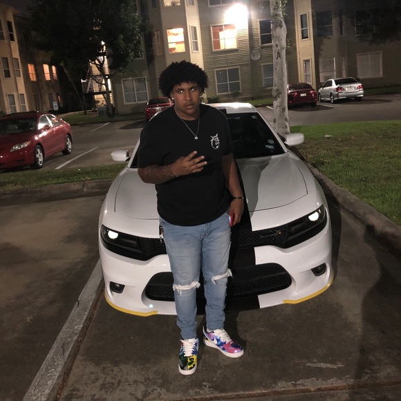 Profile Picture of Raymond Clayborn jr (@officialrc2) on Poshmark