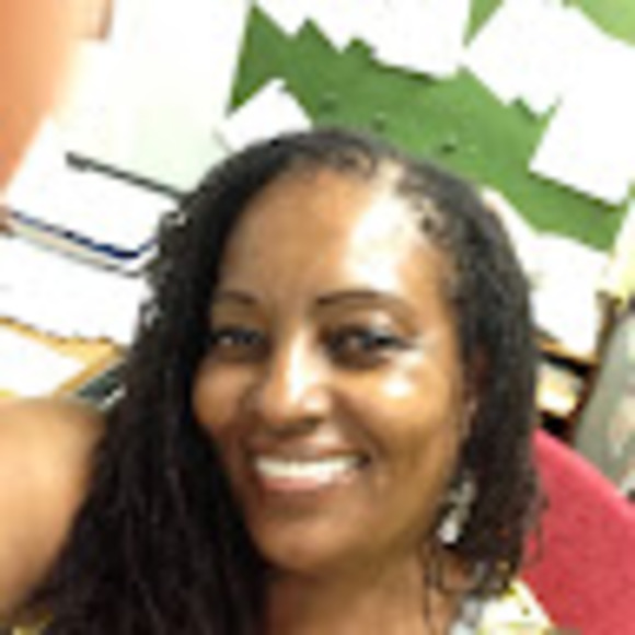 Profile Picture of Angela Tasker (@wmoclr2) on Poshmark