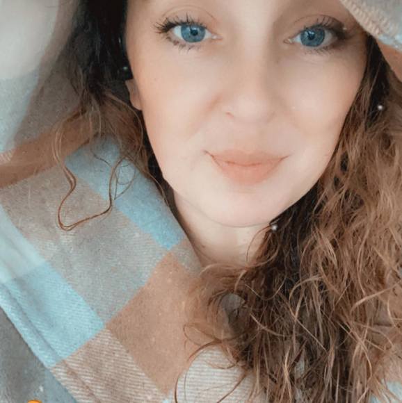 Profile Picture of Cheryl Roberts (@cherylr707) on Poshmark