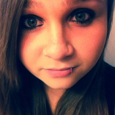 Profile Picture of Amanda Christian (@amandamaxie2) on Twitter