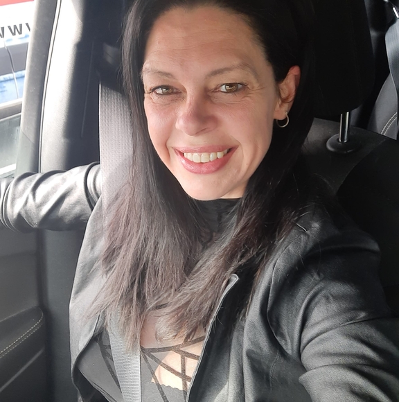 Profile Picture of Mélisa Dumont (@ouioui1234) on Poshmark