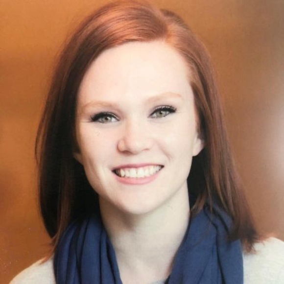 Amber Scharnow - Poshmark Profile Picture of Amber Scharnow (@amberscharnow) on Poshmark