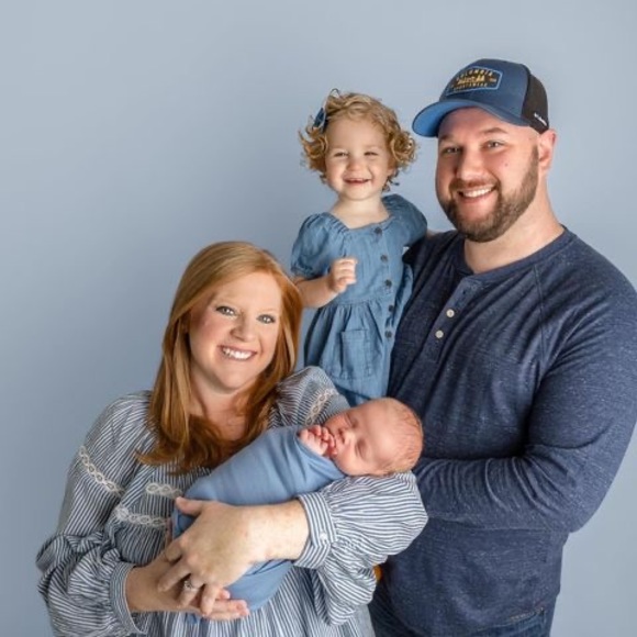 Amber Cassibry - Poshmark Profile Picture of Amber Cassibry (@ambercassibry) on Poshmark