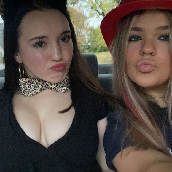 Profile Picture of Lucy Dibrell (@lucydibrell) on Poshmark