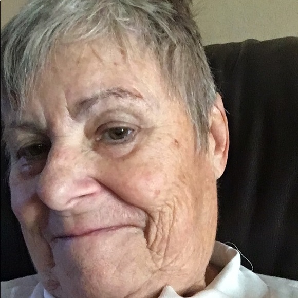 Profile Picture of Carol Kreitner (@missk5) on Poshmark