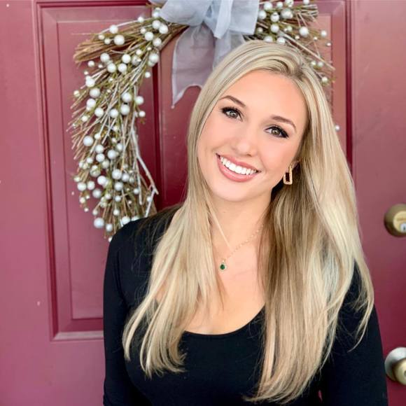 Profile Picture of Madeline Jannes (@mjannes) on Poshmark