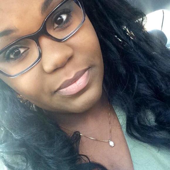 Profile Picture of Syntyche Botuli (@syntyche_botuli) on Poshmark