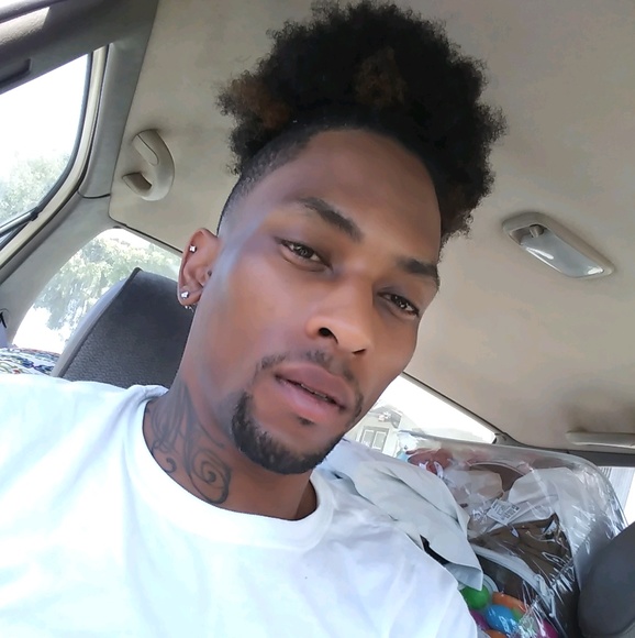 Profile Picture of Kevin Aikens (@kev143toni) on Poshmark