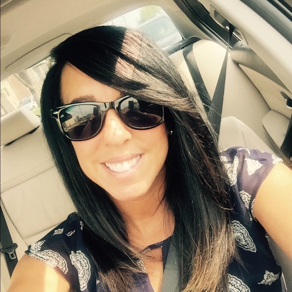 Profile Picture of Melissa Bickerton (@miamella) on Poshmark