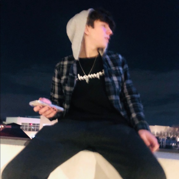 Profile Picture of Benjamin Belloeil (@bbelloeil) on Poshmark