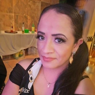 Profile Picture of Dinora Jimenez (@DinoraJimenez12) on Twitter
