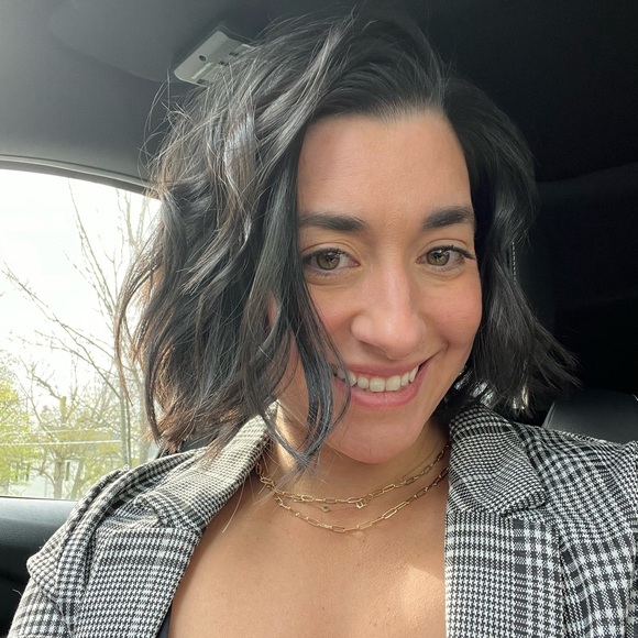 Profile Picture of Hannah Hamburger (@hhamburger) on Poshmark