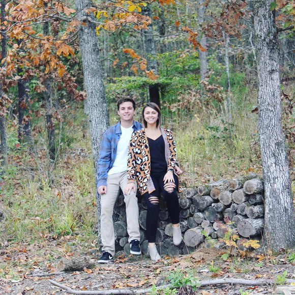 Profile Picture of Erika Ray (@erikalynnray) on Poshmark