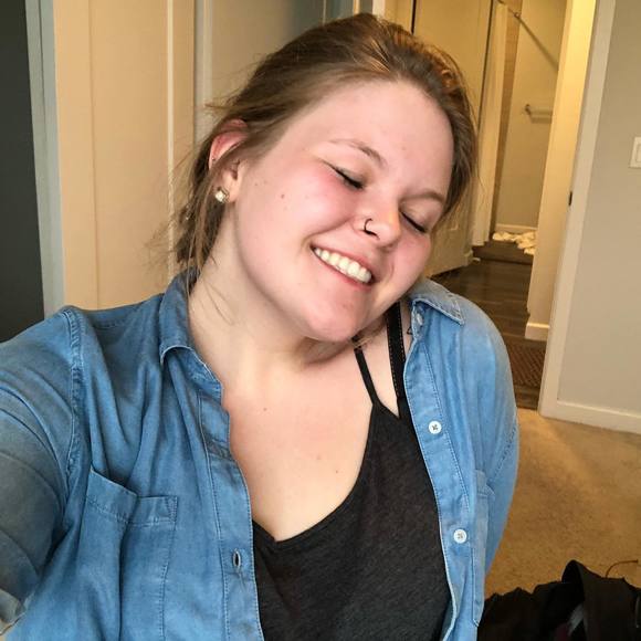 Profile Picture of Sydney Metty (@sydney006) on Poshmark