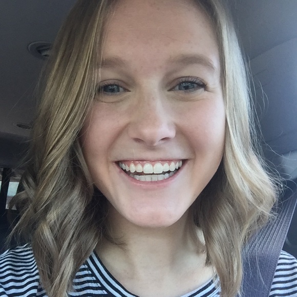 Profile Picture of Erika Tuttle (@erikaatuttle) on Poshmark