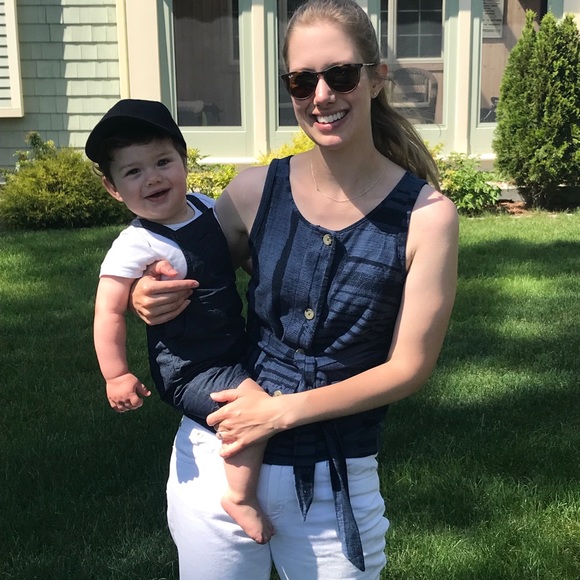 Profile Picture of Jennifer Scardino (@jenniferuthale) on Poshmark