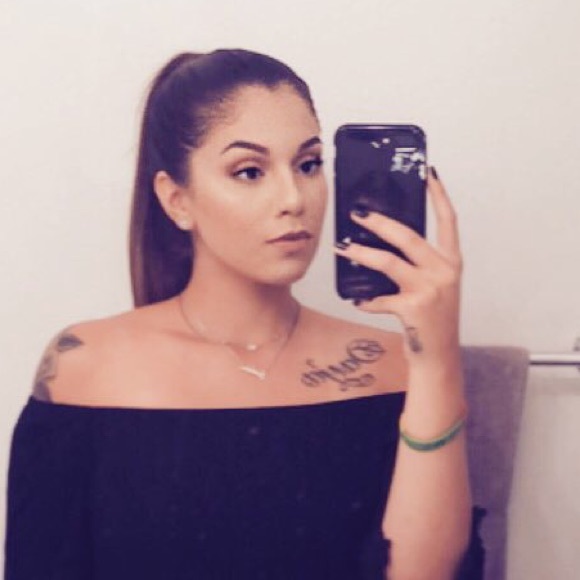 Profile Picture of Kealoha Ugalde (@kugalde) on Poshmark
