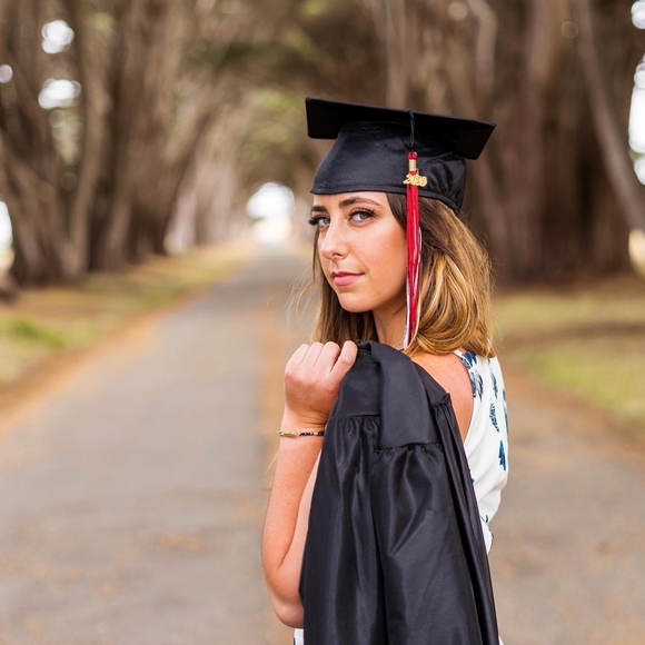 Profile Picture of Michelle Pyle (@africa95) on Poshmark